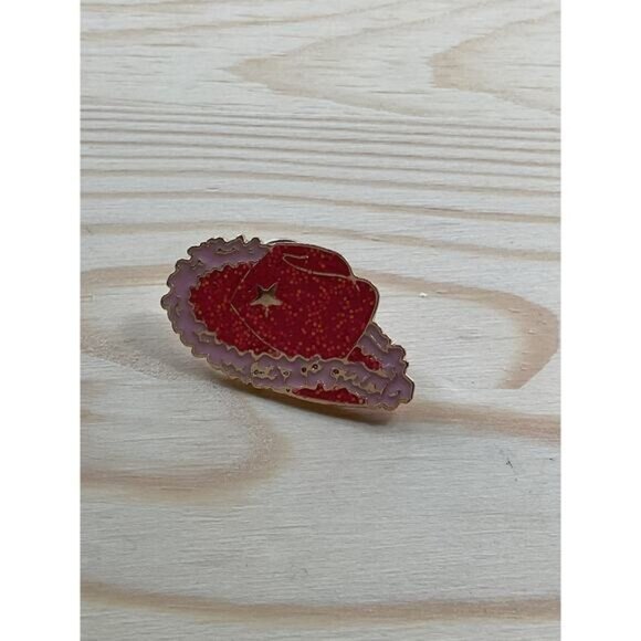 Red Glitter Cowboy Hat Enamel Pin With Gold-Tone Backing - Picture 1 of 3